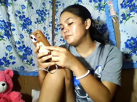 Snapshot of PinaySkinnyJust18 chatting on June 21, 2026, 9:59 am PinaySkinnyJust18 online show from June 21, 2026, 9:59 am