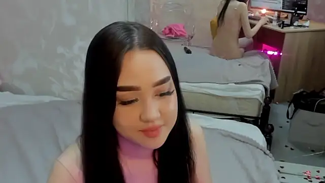 Snapshot of NaomiKim_ chatting on February 21, 2026, 1:24 pm NaomiKim online show from February 21, 2026, 1:24 pm