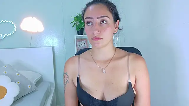 AmmyRouse   online show from February 18, 2026, 11:17 am