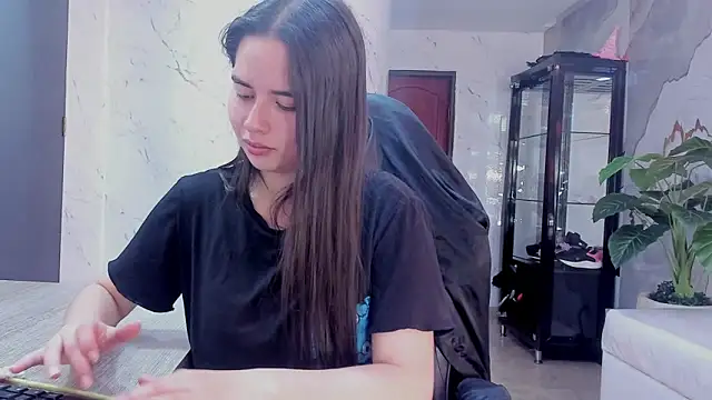 Qetsyah tf online show from April 6, 2026, 1:23 pm