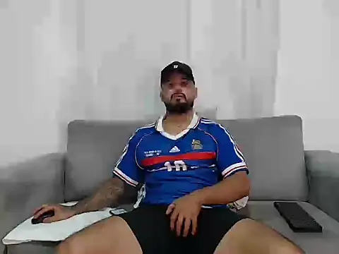 Snapshot of Handsomen69 chatting on February 15, 2026, 1:39 am Handsomen69 online show from February 15, 2026, 1:39 am