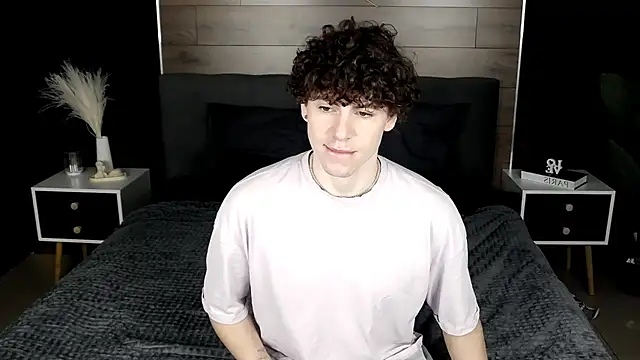 TylerGibson online show from February 19, 2026, 3:14 am