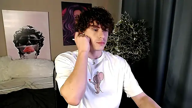 TylerGibson online show from June 4, 2026, 3:55 am
