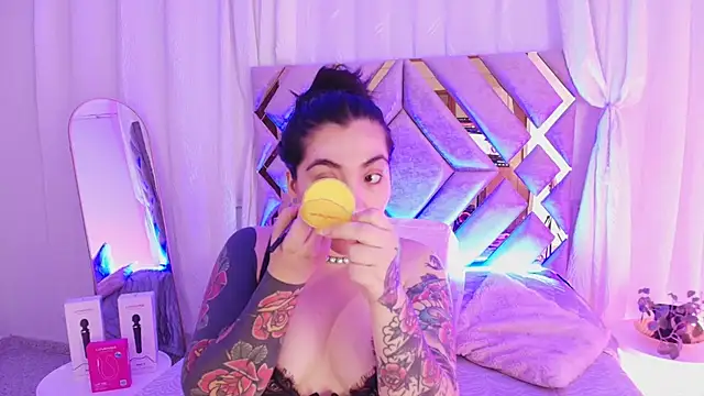 Snapshot of KathiaJenner chatting on July 7, 2026, 11:25 am KathiaJenner online show from July 7, 2026, 11:25 am
