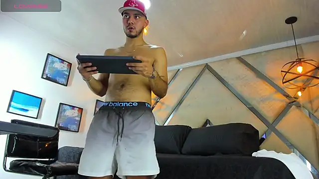 Dusan Grey77 online show from February 3, 2026, 6:22 am