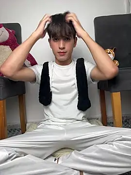 Naim TheKing online show from February 3, 2026, 1:49 am