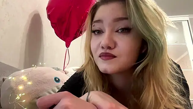 LisaCristmas online show from January 17, 2026, 1:58 pm