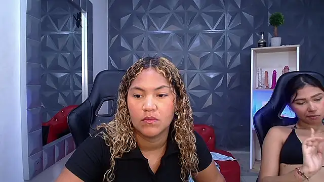 Snapshot of mayli_marie chatting on February 18, 2026, 11:12 pm mayli marie online show from February 18, 2026, 11:12 pm