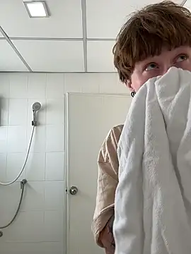 IceMur online show from April 18, 2026, 2:03 am