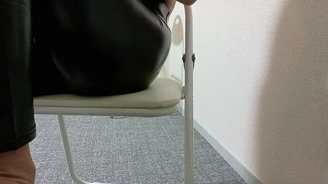 Snapshot of kyuleather chatting on February 28, 2026, 1:11 pm kyuleather online show from February 28, 2026, 1:11 pm