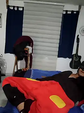 Snapshot of moreno22xx chatting on February 3, 2026, 11:43 pm moreno22xx online show from February 3, 2026, 11:43 pm