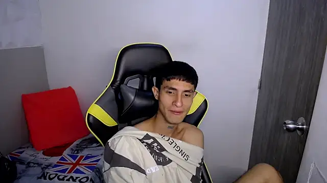 Akyra latinn online show from February 23, 2026, 3:56 pm