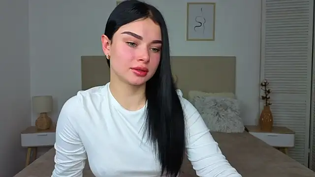 Snapshot of Silena_sky chatting on February 2, 2026, 2:27 pm Silena sky online show from February 2, 2026, 2:27 pm