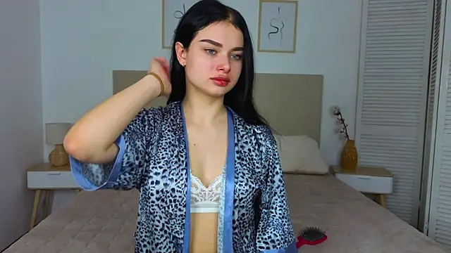 Snapshot of Silena_sky chatting on February 15, 2026, 1:54 pm Silena sky online show from February 15, 2026, 1:54 pm