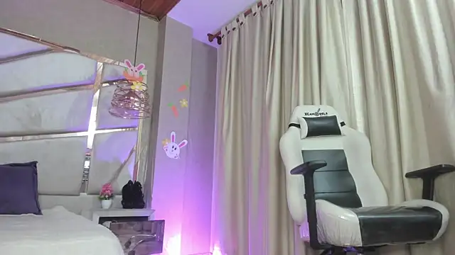 francis 20 online show from April 21, 2026, 1:07 pm