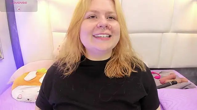 Snapshot of Martina_armos chatting on May 12, 2026, 1:28 pm Martina armos online show from May 12, 2026, 1:28 pm