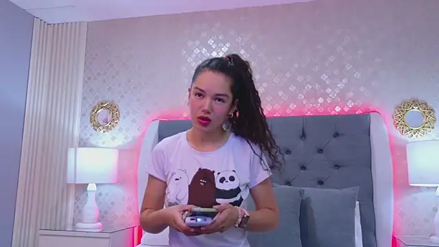 RoxanaAngel online show from February 10, 2026, 1:43 pm