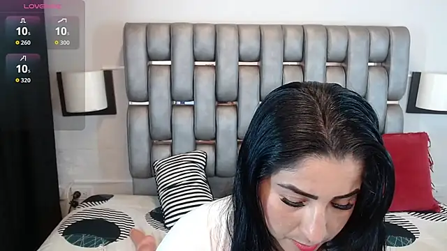 Miia Rosee  online show from March 21, 2026, 11:52 pm