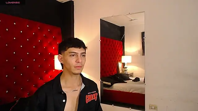 Logan Woods online show from January 18, 2026, 9:07 pm