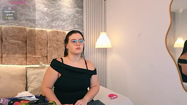 zoe hugeboobs online show from March 4, 2026, 12:02 pm