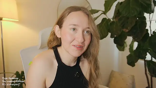 Scarlett NoirMuse online show from February 17, 2026, 4:37 pm