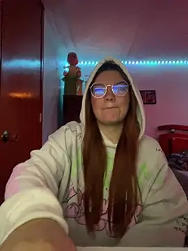 Snapshot of Vixroy7 chatting on February 4, 2026, 10:16 pm Vixroy7 online show from February 4, 2026, 10:16 pm