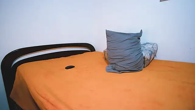 brianlester22 online show from April 15, 2026, 12:16 am