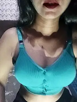 Ayesha Khan1 online show from April 16, 2026, 10:34 pm