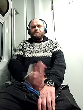 AlexanderArmani online show from February 25, 2026, 1:17 am