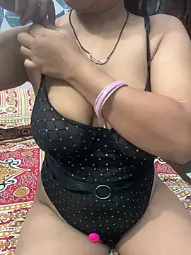 Snapshot of Real_Roma chatting on June 26, 2026, 11:10 pm Real Roma online show from June 26, 2026, 11:10 pm