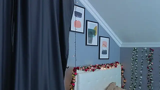 Snapshot of Naomi_Demio chatting on May 3, 2026, 12:20 pm Naomi Demio online show from May 3, 2026, 12:20 pm
