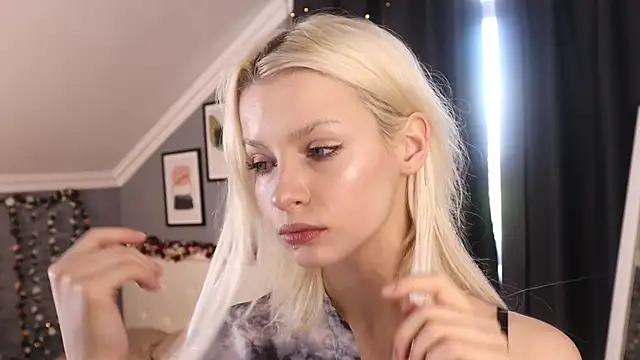 Snapshot of Naomi_Demio chatting on May 21, 2026, 10:45 am Naomi Demio online show from May 21, 2026, 10:45 am