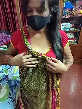Snapshot of Little-Roshni chatting on April 20, 2026, 6:53 pm Little-Roshni online show from April 20, 2026, 6:53 pm