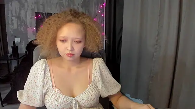Snapshot of Senya_Sol chatting on June 21, 2026, 9:31 pm Senya Sol online show from June 21, 2026, 9:31 pm