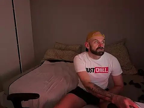 TacticalXXL7 online show from April 14, 2026, 12:32 pm