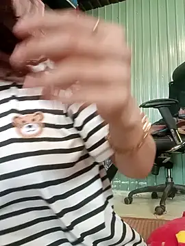 Victoria-Victoria online show from February 25, 2026, 1:28 am