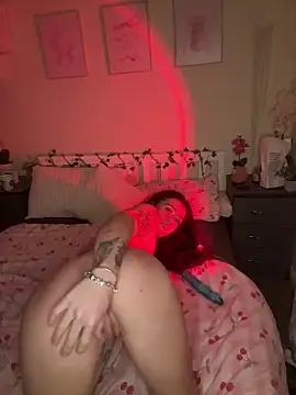 ValenciaTheVixenXX online show from March 27, 2026, 10:33 pm