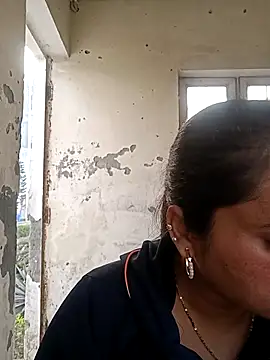 Cute-karisma1234 online show from March 5, 2026, 1:57 am