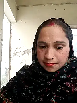 Cute-karisma1234 online show from February 5, 2026, 2:40 am