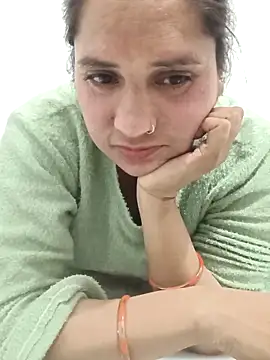 Cute-karisma1234 online show from February 5, 2026, 5:31 pm