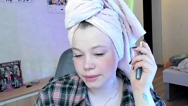 Snapshot of Lulu_Di chatting on June 18, 2026, 8:47 pm Lulu Di online show from June 18, 2026, 8:47 pm