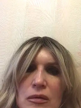 Snapshot of Snejnaya chatting on February 10, 2026, 2:05 pm Snejnaya online show from February 10, 2026, 2:05 pm