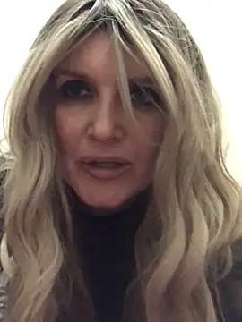 Snapshot of Snejnaya chatting on February 23, 2026, 4:18 pm Snejnaya online show from February 23, 2026, 4:18 pm