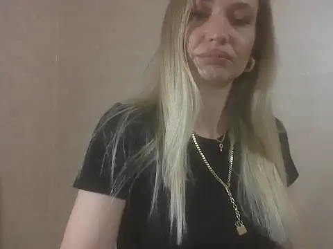 Snapshot of AureliaStar450 chatting on March 17, 2026, 2:47 am AureliaStar450 online show from March 17, 2026, 2:47 am