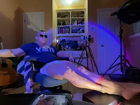 daddydonkey84 online show from June 13, 2026, 4:10 am