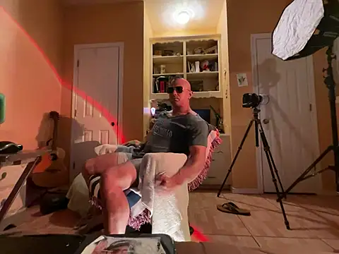 daddydonkey84 online show from June 30, 2026, 4:12 am