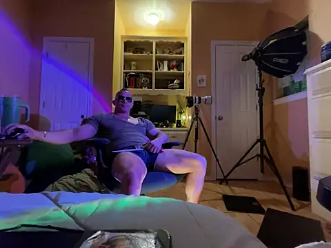daddydonkey84 online show from June 18, 2026, 4:33 am
