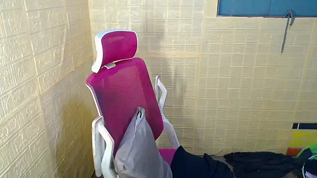 JuicyFoxCock online show from March 2, 2026, 3:52 pm