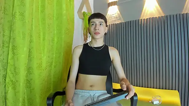 lian cameron online show from March 5, 2026, 3:58 am