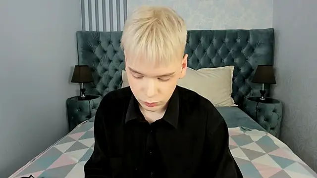 Snapshot of Je_Salvatore chatting on February 19, 2026, 6:32 am Je Salvatore online show from February 19, 2026, 6:32 am